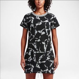 Nike fleece dress medium